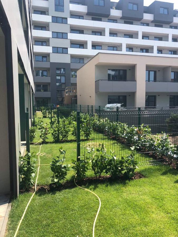 Garden Apartman Radnica - Private Parking Included كَشّا المظهر الخارجي الصورة