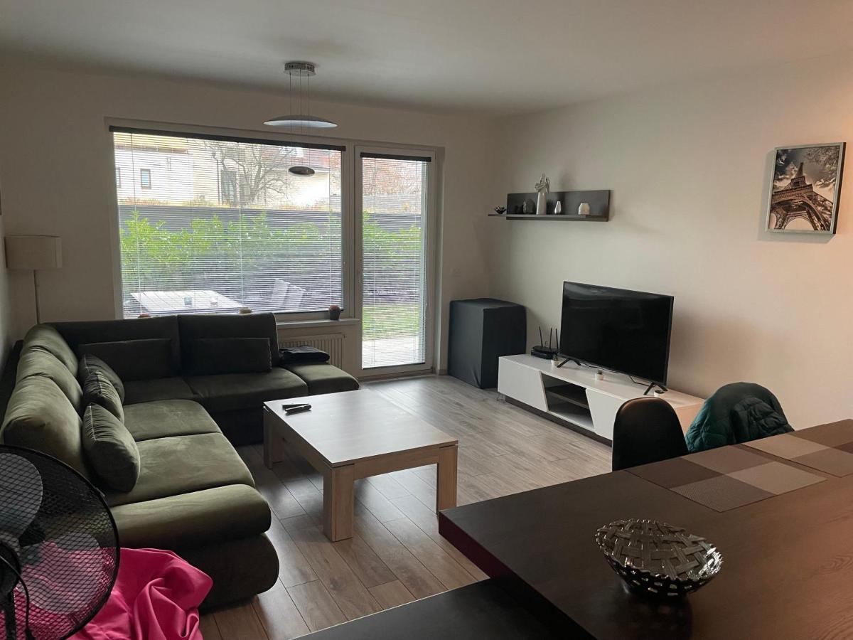 Garden Apartman Radnica - Private Parking Included كَشّا المظهر الخارجي الصورة